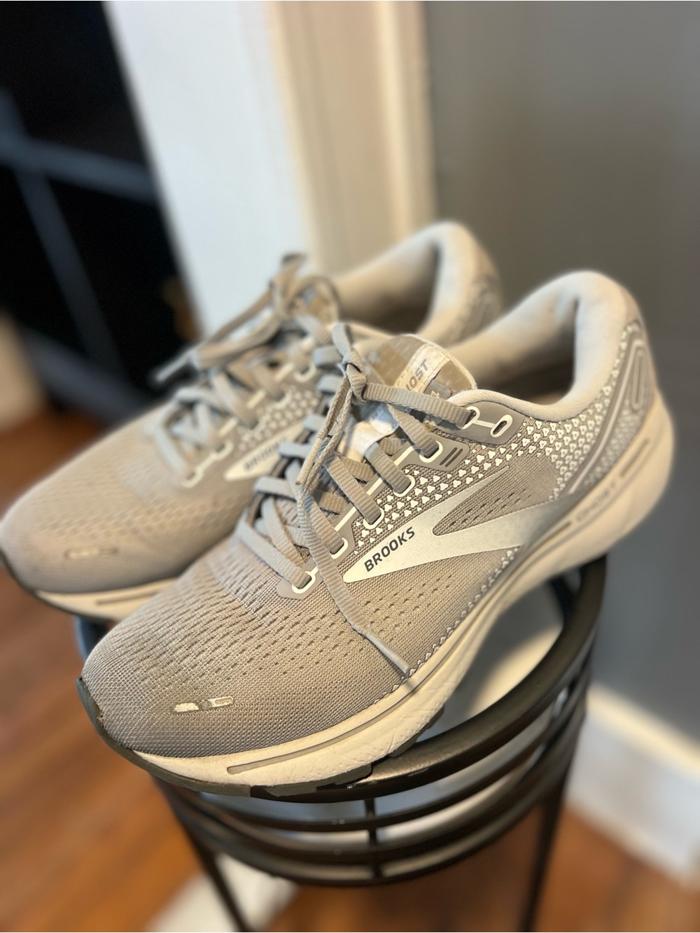 Brooks Ghost 14 Women’s size 8.5 Mesh Lace-Up Low Top Sneakers Gray